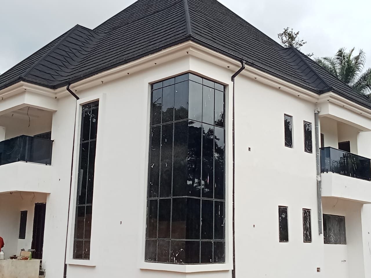 Contemporary Glass Façade Residence